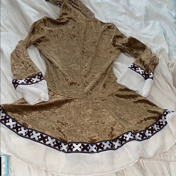 Eskimo costume - Picture 8 of 8